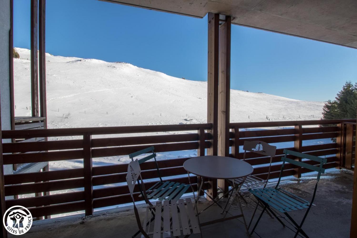 5 Personnes Avec Pisicine, Wifi, Garage Apartment